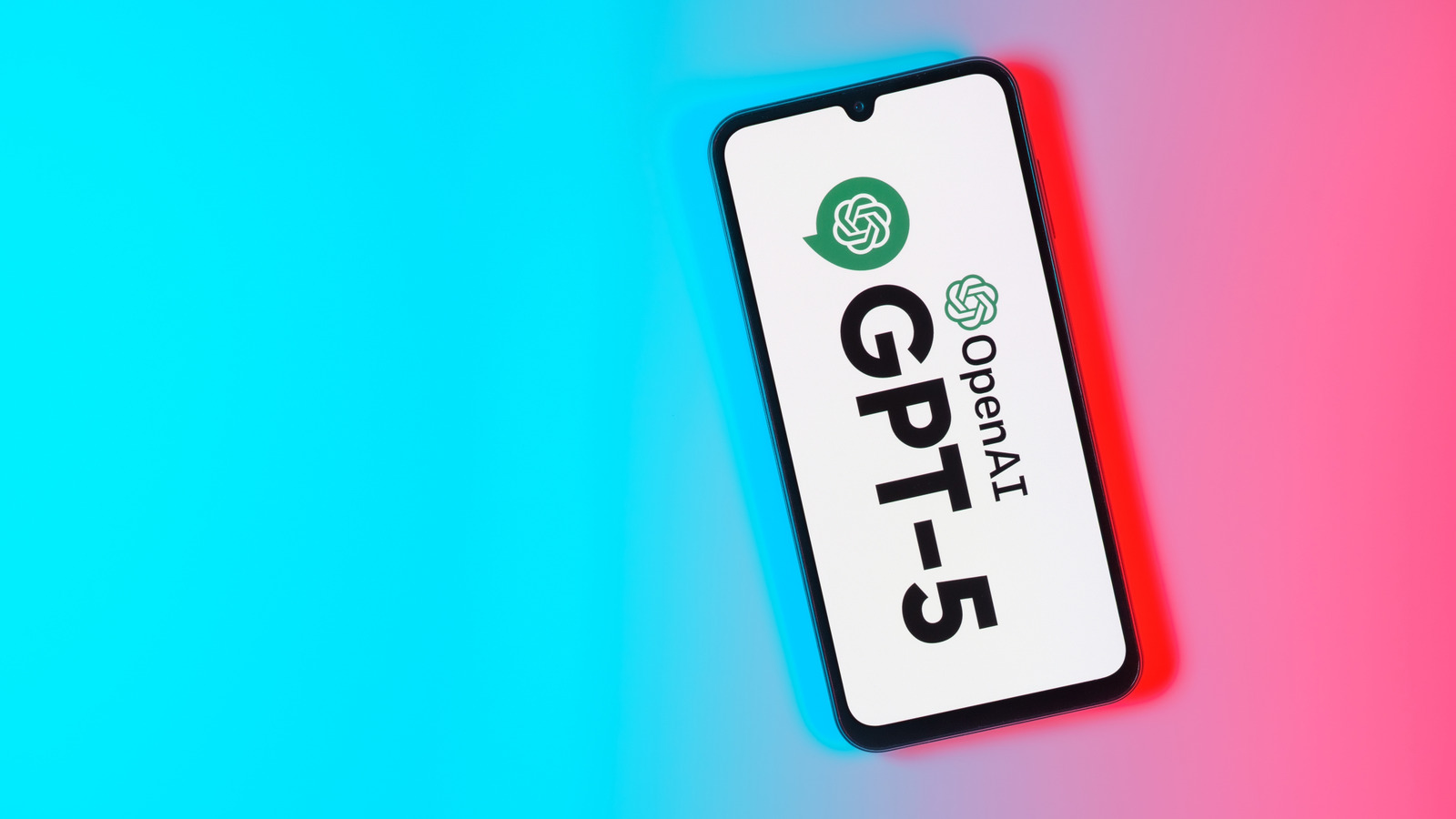 So sánh ChatGPT Plus và Free: Phiên bản nào trả lời chính xác hơn với GPT-5?