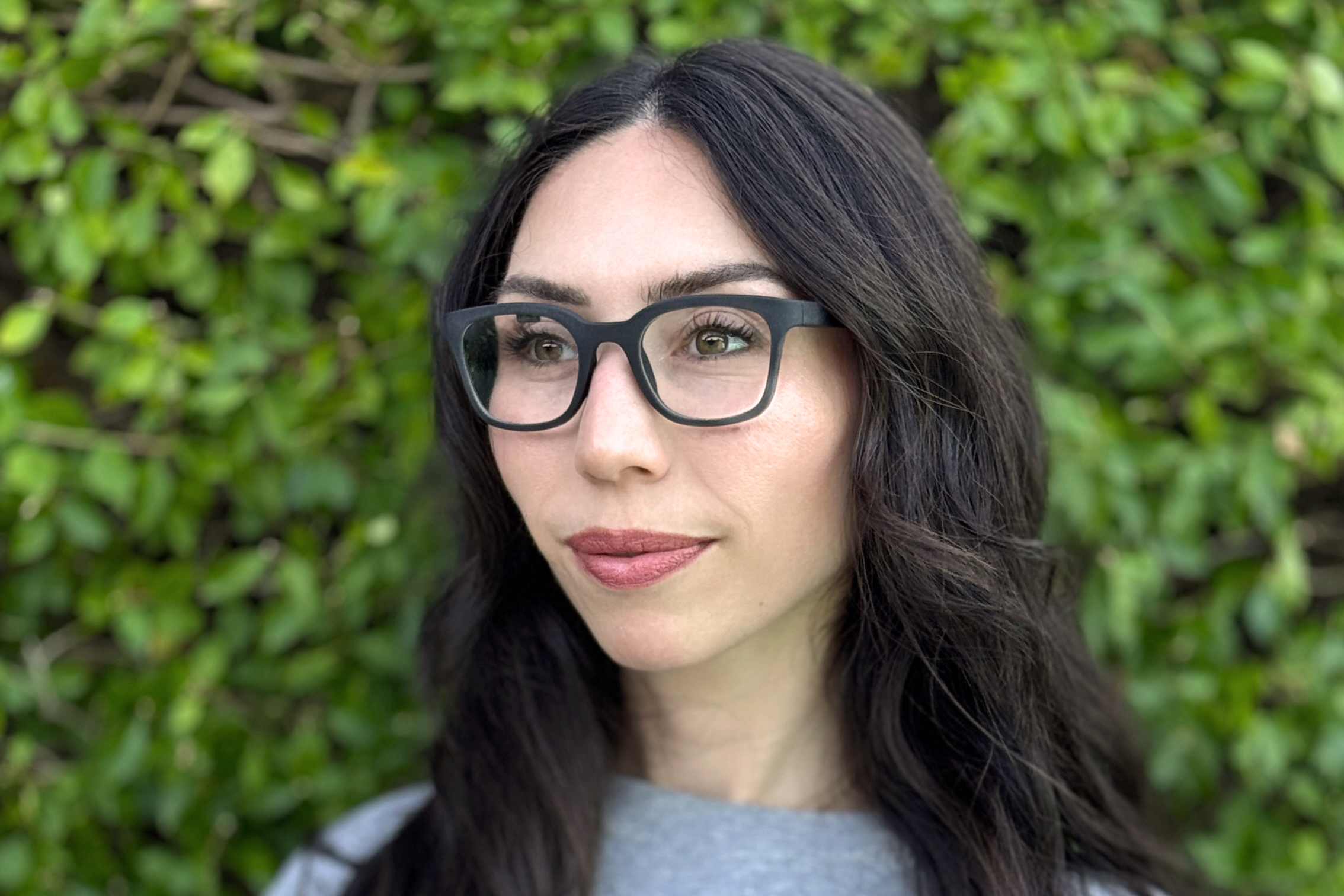 Brilliant Labs ra mắt kính thông minh Halo: Ghi nhớ tên người, trợ lý AI và tính năng tuỳ chỉnh bằng giọng nói