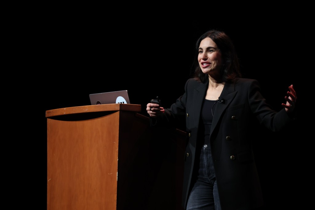 Các doanh nghiệp đối mặt 'vực thẳm' khi triển khai và mở rộng hệ thống AI agent quy mô lớn