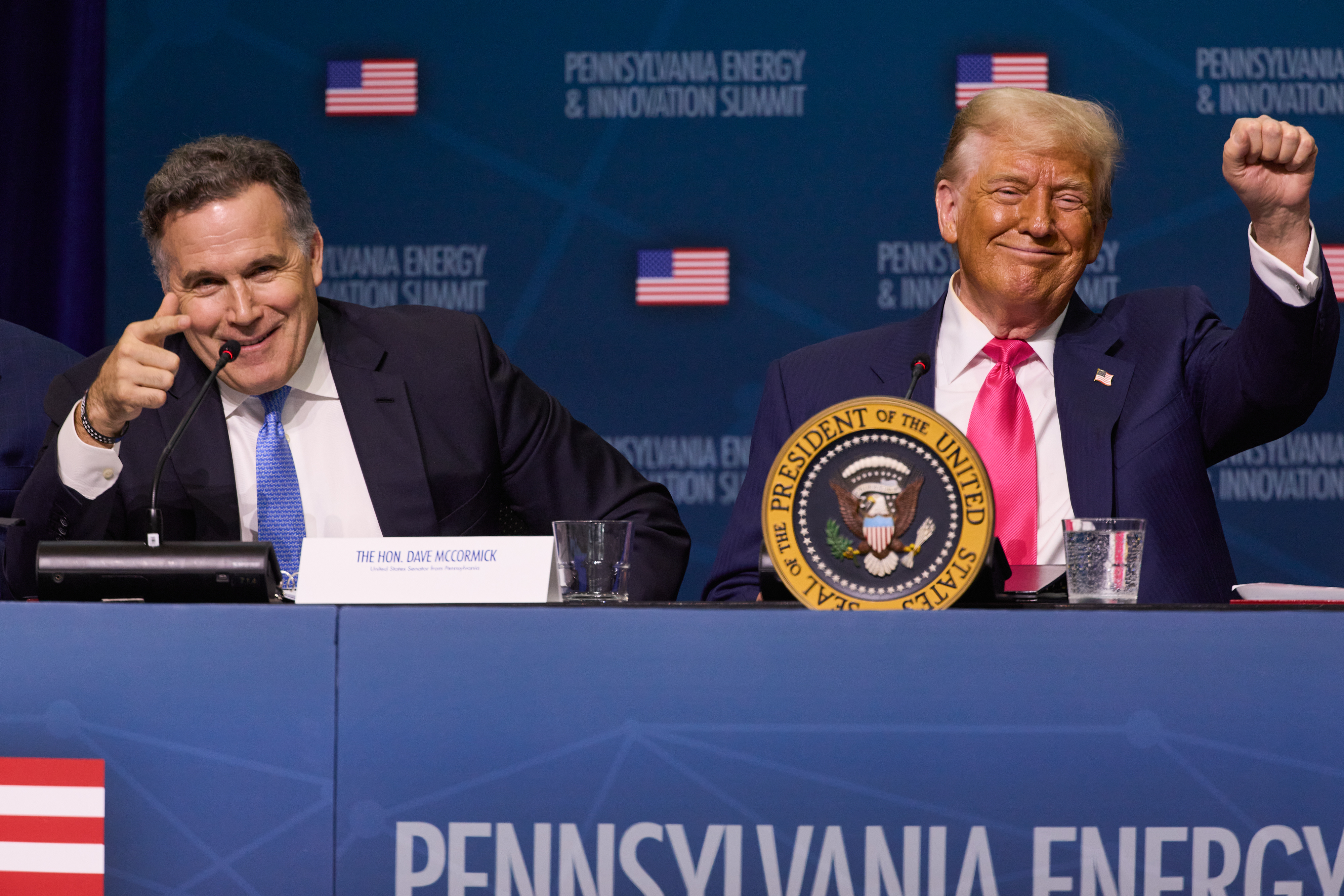 Chính quyền Trump nới lỏng quy định môi trường, thúc đẩy trung tâm dữ liệu AI dùng nhiên liệu hóa thạch