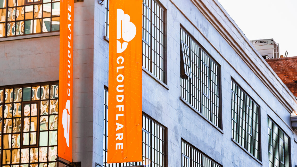 Cloudflare yêu cầu Google tách bot AI Overview khỏi bot tìm kiếm truyền thống