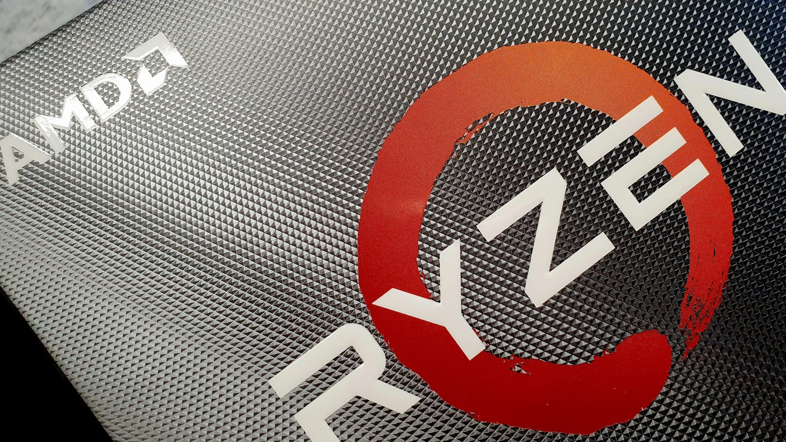 AMD ra mắt dòng CPU Ryzen Pro dùng Zen 5: Nâng cấp AI và Bảo mật cho Doanh nghiệp